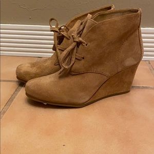 Gianni Bini suede lace up wedge size 8.5